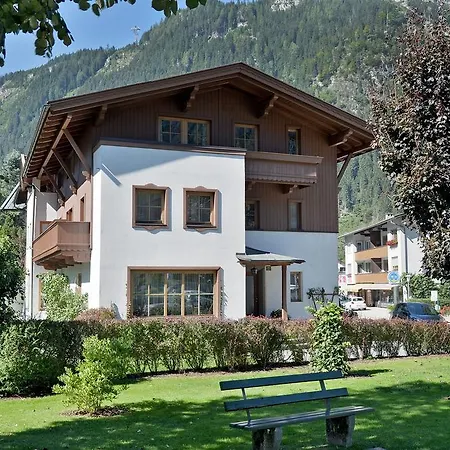 Pensjonat Gaestehaus Elfriede Mayrhofen